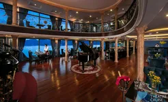 Le Theatre Cruise - Lobby