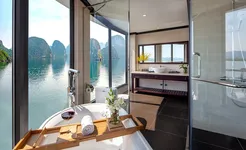 Mon Cheri Cruise - President Suite Bathroom