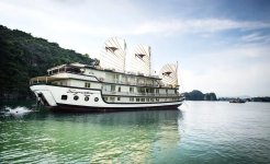 Signature Halong cruise