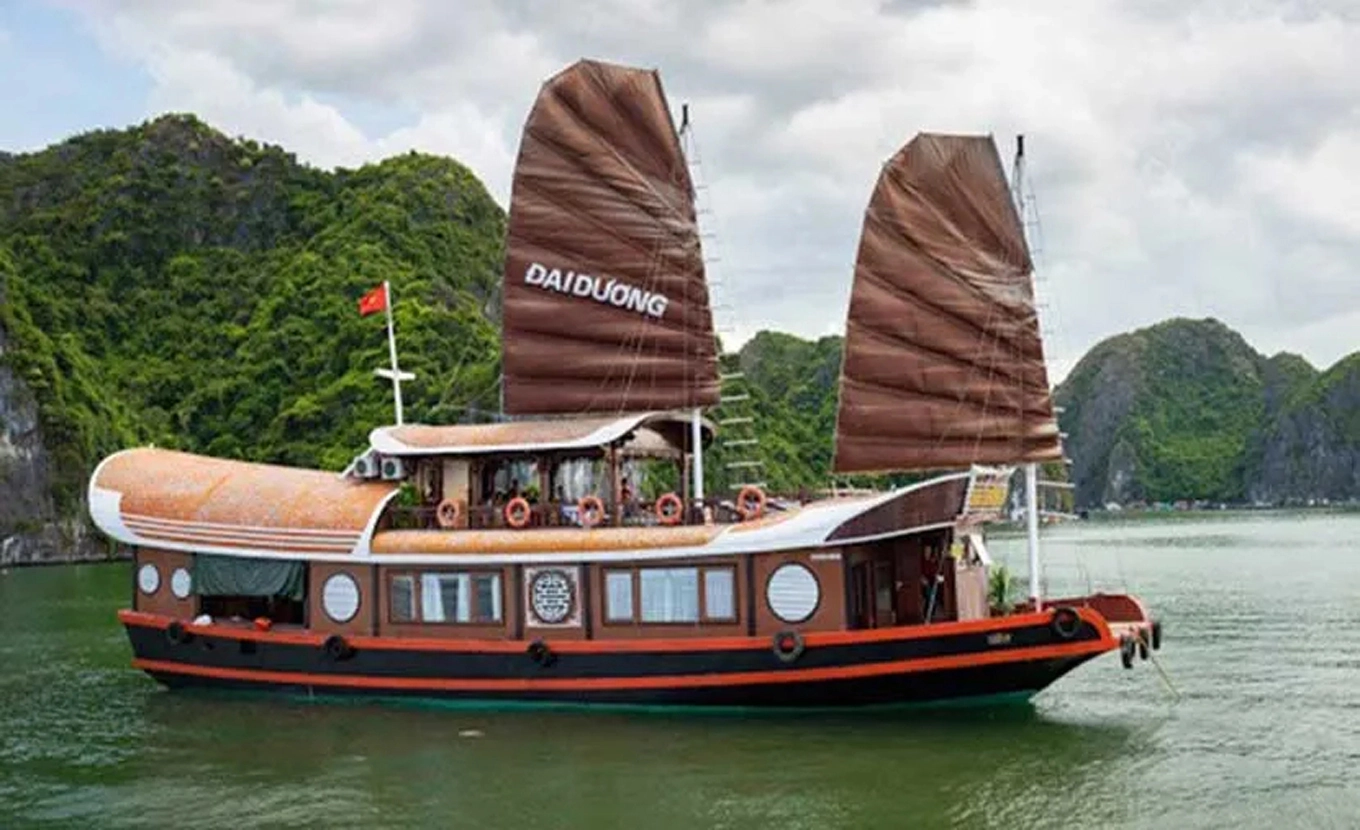 Cat Ba Ocean Cruise 08 - Cat Ba - Lan Ha Bay 2 Days 1 Night